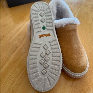 Timberland Brown slip on with White Trim